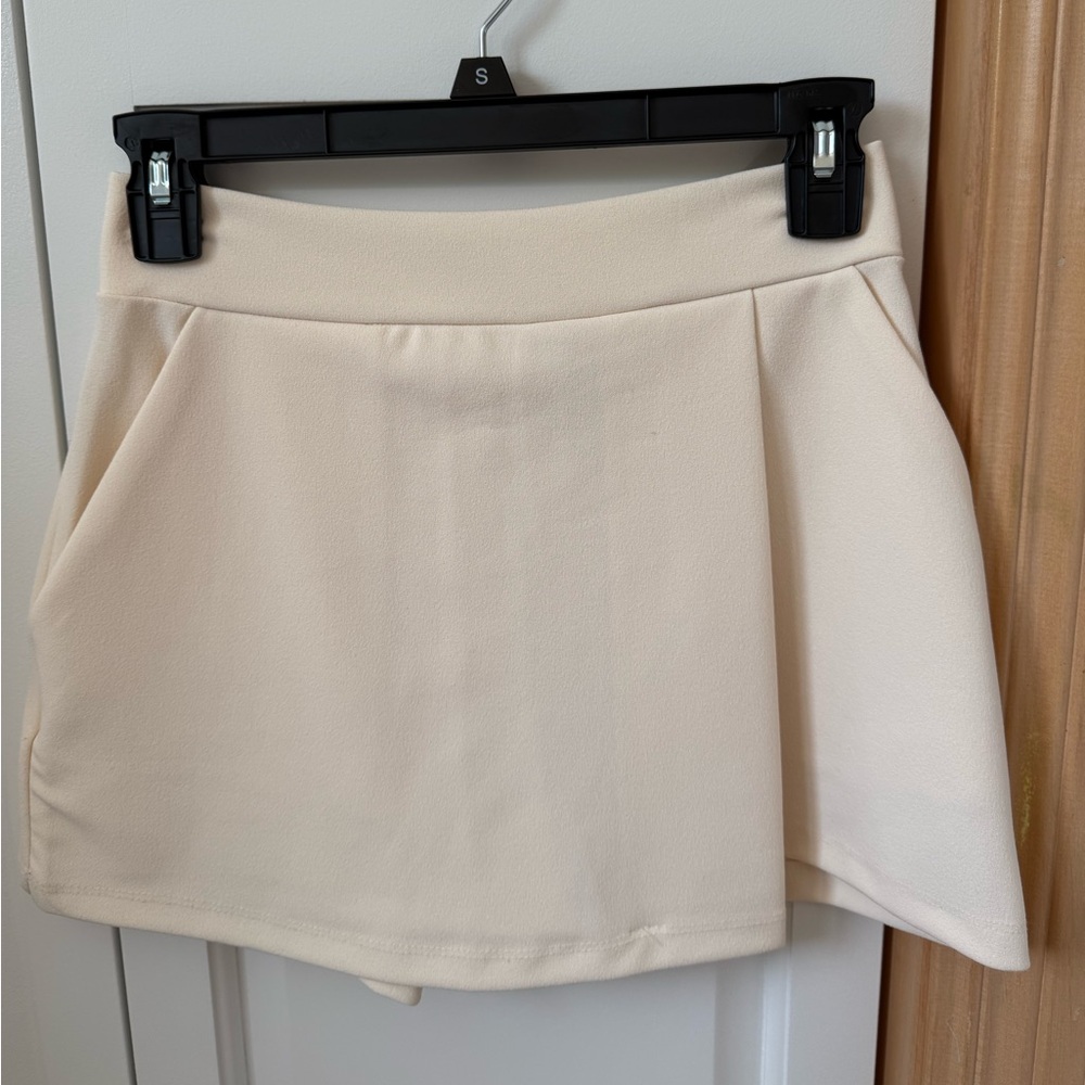Elegant Cream Women's Skort